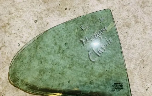 Renault Megane I Rear vent window glass 