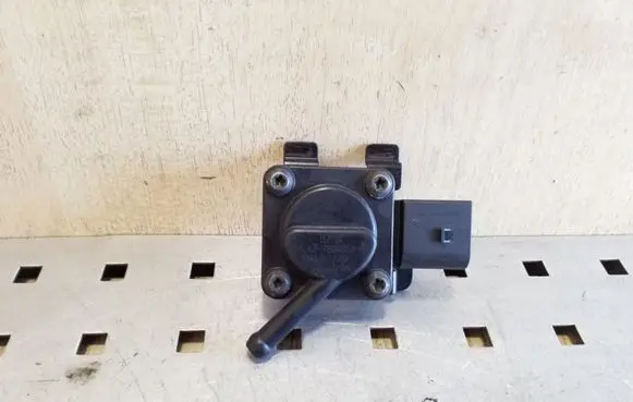 BMW X3 E83 Exhaust gas pressure sensor 1362780486201