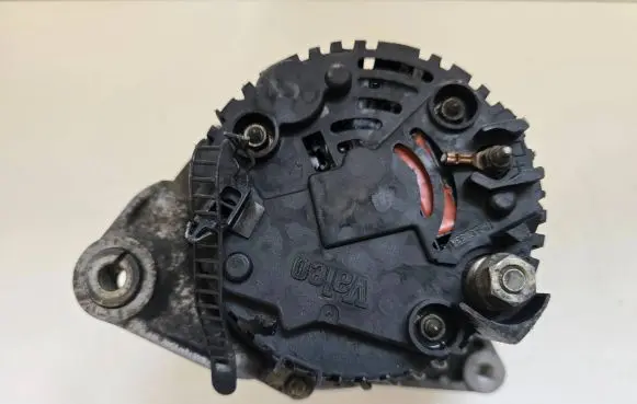 Audi A4 S4 B5 8D Generator/alternator 2546321