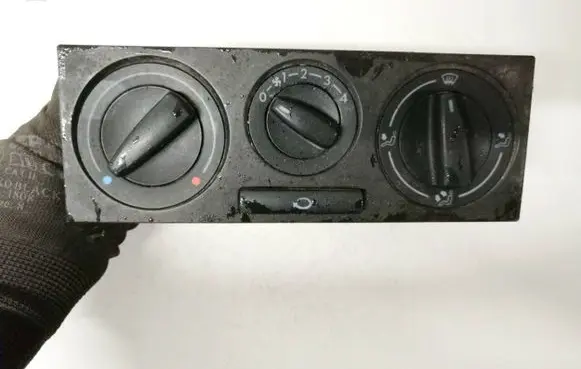 Volkswagen PASSAT B5 Climate control unit