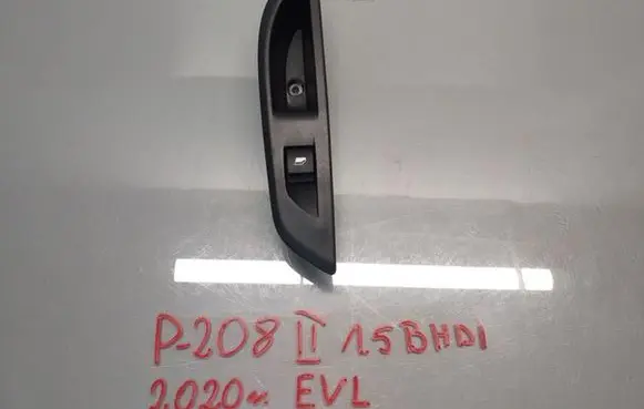 Peugeot 208 Electric window control switch