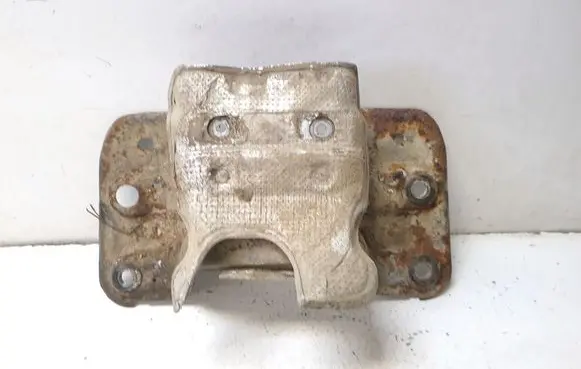 Volvo XC70 Rear differential/diff mount bracket 
