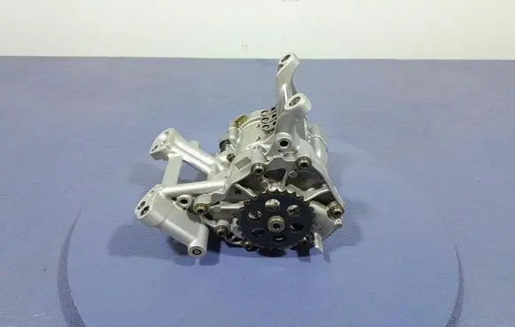 BMW 2 F45 Oil pump 8631810