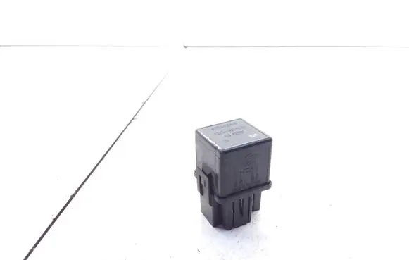 Mitsubishi Space Star Hazard warning light relay V23134B52X240 MB953381