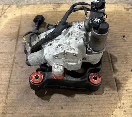 BMW 5 F10 F11 Air suspension compressor 6775258 10641010