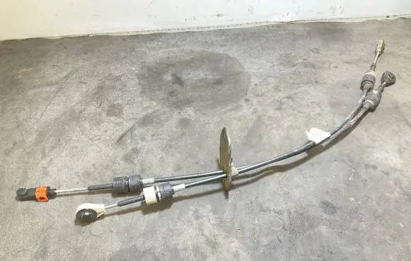 Gear shift cable linkage