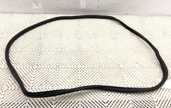 Mercedes-Benz GLK (X204) Rubber seal front door (on door) 