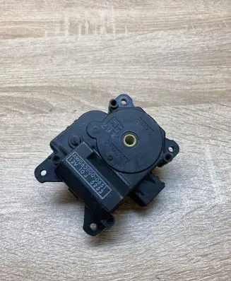 Subaru Outback Air flap motor/actuator 0638000651