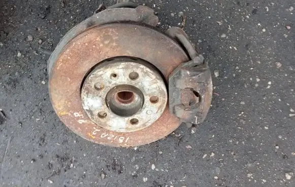 Seat Ibiza II (6k) Front wheel hub spindle knuckle 000