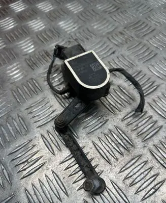 Headlight/headlamp level sensor