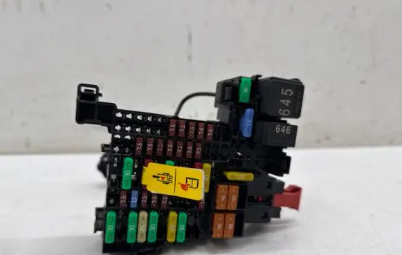 Volkswagen Multivan T7 Fuse module 5WA937615
