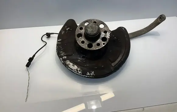 Mercedes-Benz E W211 Front wheel hub