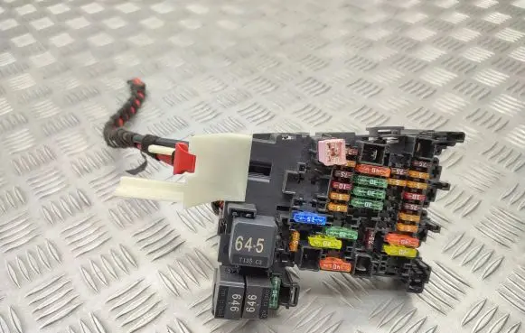Audi Q2 - Fuse module 5Q0937615C