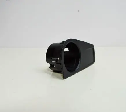 Volkswagen Tiguan Panel trim 5NC858341A