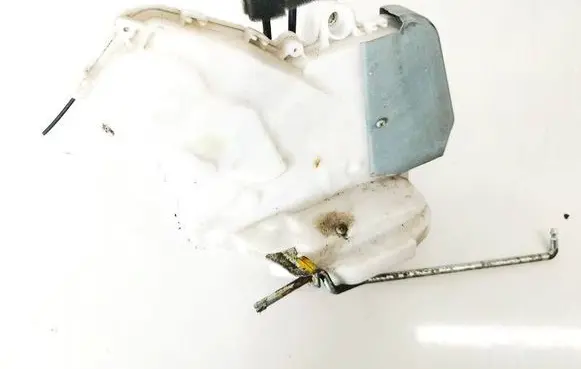 Honda CR-V Rear door lock 