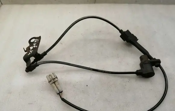 Toyota Avensis T250 ABS brake wheel speed sensor 8954302040