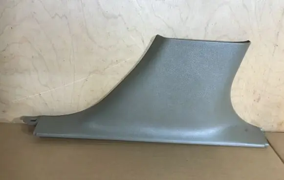 (B) pillar trim (bottom)