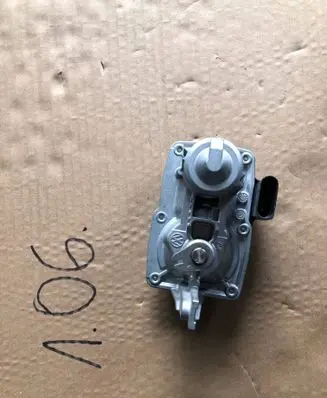 Volkswagen PASSAT B8 Intake manifold valve actuator/motor 51500204