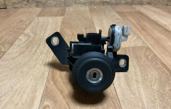 Mercedes-Benz A W168 Tailgate exterior lock A168740091