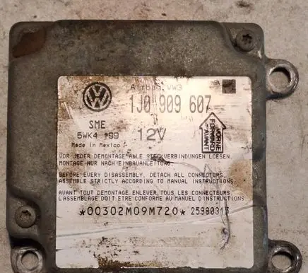Volkswagen PASSAT B5 Airbag control unit/module 1J0909607 25980315 5WK4199