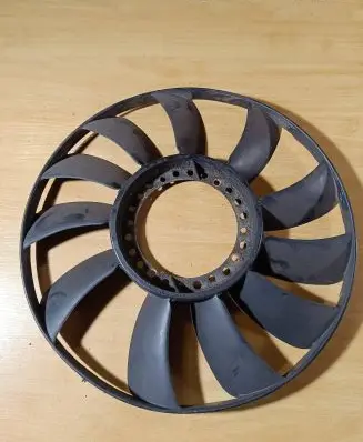 Volkswagen PASSAT B5.5 Fan impeller 058121301B