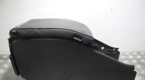 Volvo V70 Armrest