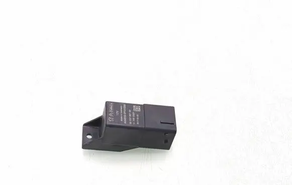 Ford Kuga II Glow plug pre-heat relay 9803299780