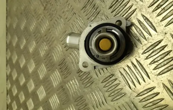 Nissan Juke II F16 Thermostat DENI31