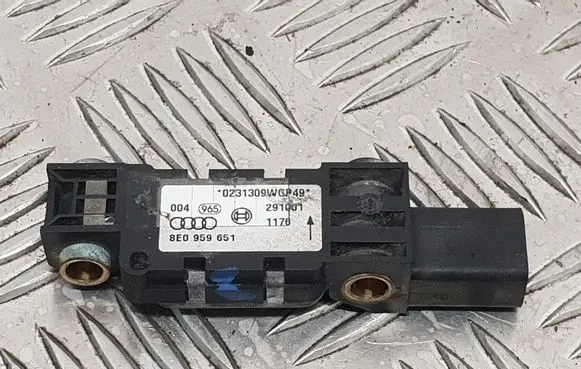Skoda Fabia Mk1 (6Y) Airbag deployment crash/impact sensor 8E0959651