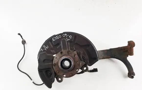Front wheel hub spindle knuckle