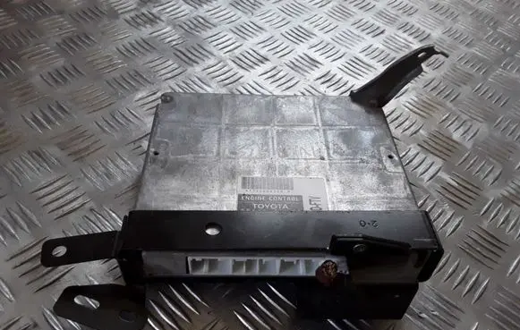 Toyota Avensis T250 Engine control unit/module 8966105690