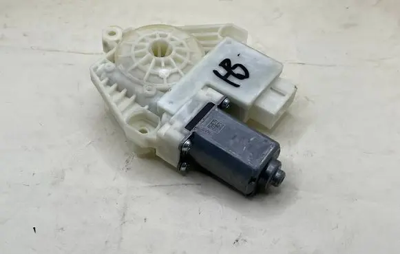 Skoda Fabia Mk3 (NJ) Rear glass lock/latch C446 6V0959812A