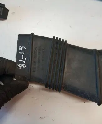 Volvo XC60 Air intake duct part 72102648 BP8DB