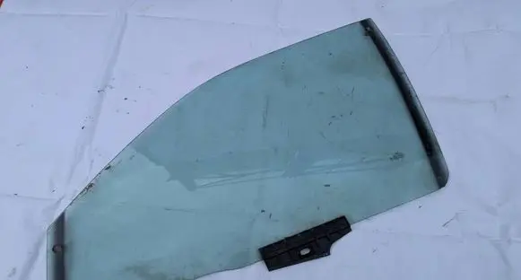 Audi 100 S4 C4 Front door window glass four-door 43R001025 AS2