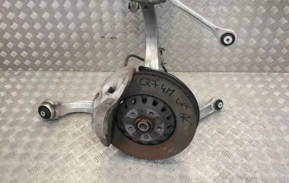 Audi Q7 4L Front wheel hub spindle knuckle 