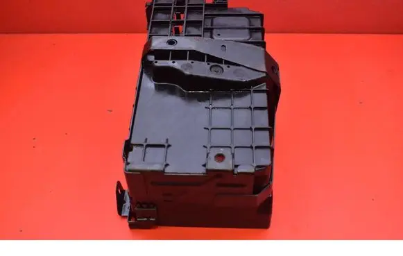 Battery box tray