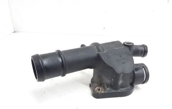 Volkswagen PASSAT B6 Engine coolant pipe/hose 03L121132
