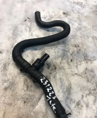 Volkswagen Jetta VI Fuel line pipe 03l919824d