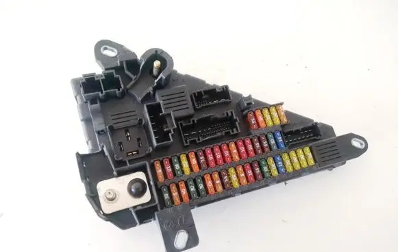BMW 5 E60 E61 Fuse box set 913883001 518956057
