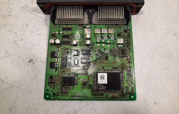 Mazda 3 I Engine control unit/module