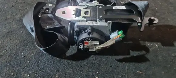 Volvo V60 Front seatbelt 39800481