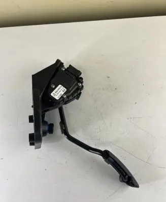 Jaguar XF X250 Accelerator throttle pedal 8X239F832B