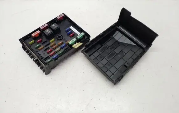 Volkswagen Tiguan Fuse box set 3C0937125A 1K0937132F
