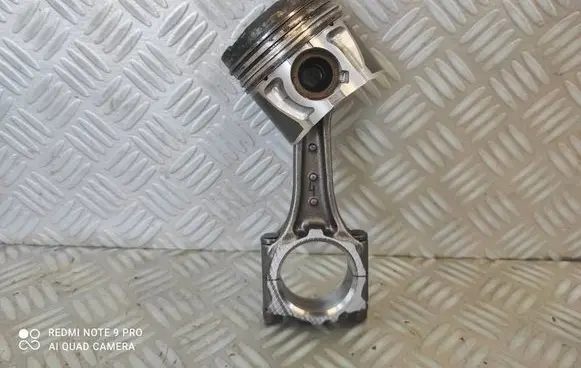 Opel Meriva B Piston with connecting rod 