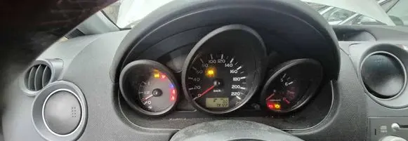 Speedometer (instrument cluster)