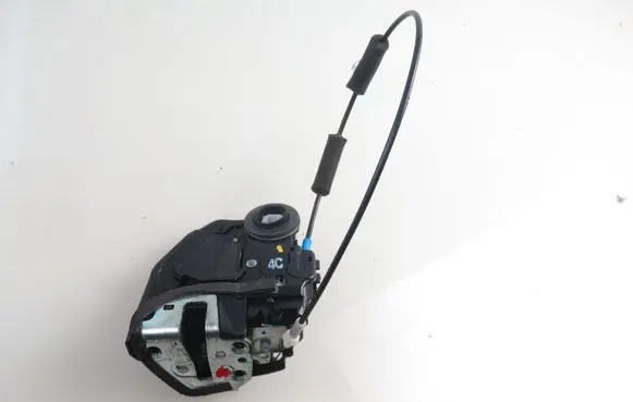 Toyota Avensis T270 Rear door lock