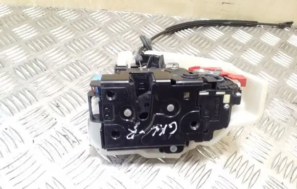 Volkswagen Golf V Rear door lock 7L0839016D