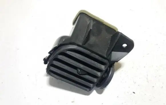 Mazda 323 F Dash center air vent grill gm832lh