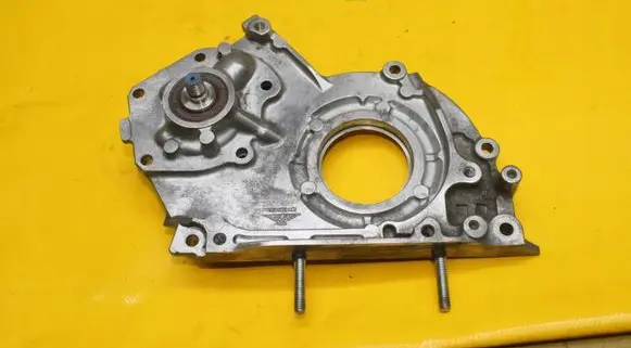 Opel Zafira B Oil pump 