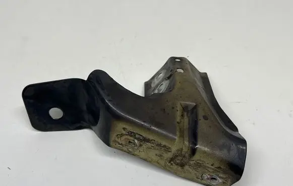 Skoda Fabia Mk1 (6Y) Fender mounting bracket 6Y0821141